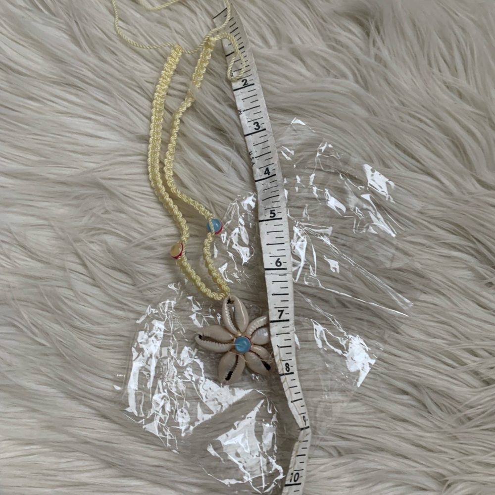 Shell Necklace - Picture 5 of 5